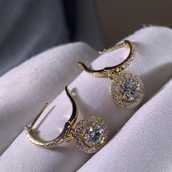 ππNEWππ GORGEOUS!! CZ Drop Dangle Earrings in GOLD Plating - Picture 5 of 16